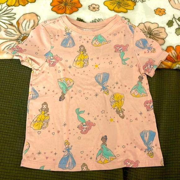 Disney Princess 4T shirt. Excellent condition! - Picture 2 of 4